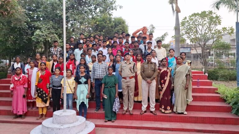 पुलिस अधीक्षक डॉ. अभिषेक पल्लव ने थाना रेंगाखार सुदूर वनांचल क्षेत्र के 130 विद्यार्थियों  को भरवाया ओपन परीक्षा फार्म