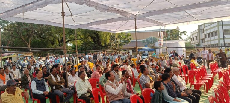 नवनियुक्त मुख्यमंत्री विष्णुदेव साय एवं उप मुख्यमंत्री  अरूण साव,  विजय शर्मा के शपथ ग्रहण समारोह को जिलेवासियों ने वर्चुअल देखा