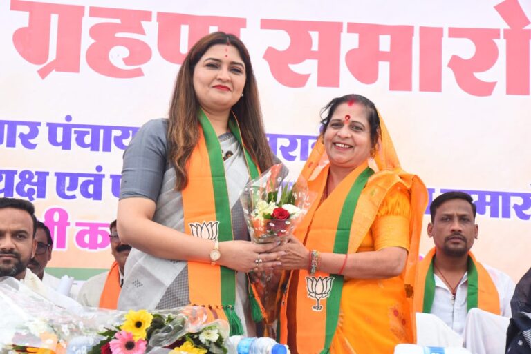 नगर पालिका पंडरिया और नगर पंचायत पांडातराई में नवनिर्वाचित अध्यक्षों और पार्षदों के शपथ ग्रहण में शामिल हुईं पंडरिया विधायक भावना बोहरा।