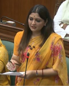 पंडरिया विधायक भावना बोहरा ने विधानसभा में डायल 112 आपातकालीन सेवा के टेंडर प्रक्रिया, महिला उत्पीड़न एवं शिशुओं के वैक्सीन भण्डारण के संबंध में पूछा प्रश्न?