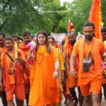 बोल बम और हर हर महादेव के उद्घोष के साथ यात्रा के चौथे दिन पंडरिया विधायक भावना बोहरा एवं कांवड़ यात्रियों ने तय कि गौरकांपा से मोहतरा की यात्रा, पुष्पवर्षा के साथ शिवभक्तों ने किया भव्य स्वागत।