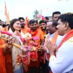 कांवड़ यात्रा के छठे दिन पंडरिया विधायक भावना बोहरा और कांवड़ियों ने डोंगरिया महादेव की पूजा कर बोड़ला के लिए किया प्रस्थान, उप मुख्यमंत्री विजय शर्मा जी और बेलतरा विधायक सुशांत शुक्ला जी ने स्वागत कर मंगलमय यात्रा की शुभकामनाएं दी।