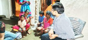छत्तीसगढ़ रजत जयंती महोत्सव : वनांचल क्षेत्र बोड़ला में घर-घर पहुँचा स्वास्थ्य विभाग, मलेरिया जाँच एवं जन जागरूकता अभियान।                                              